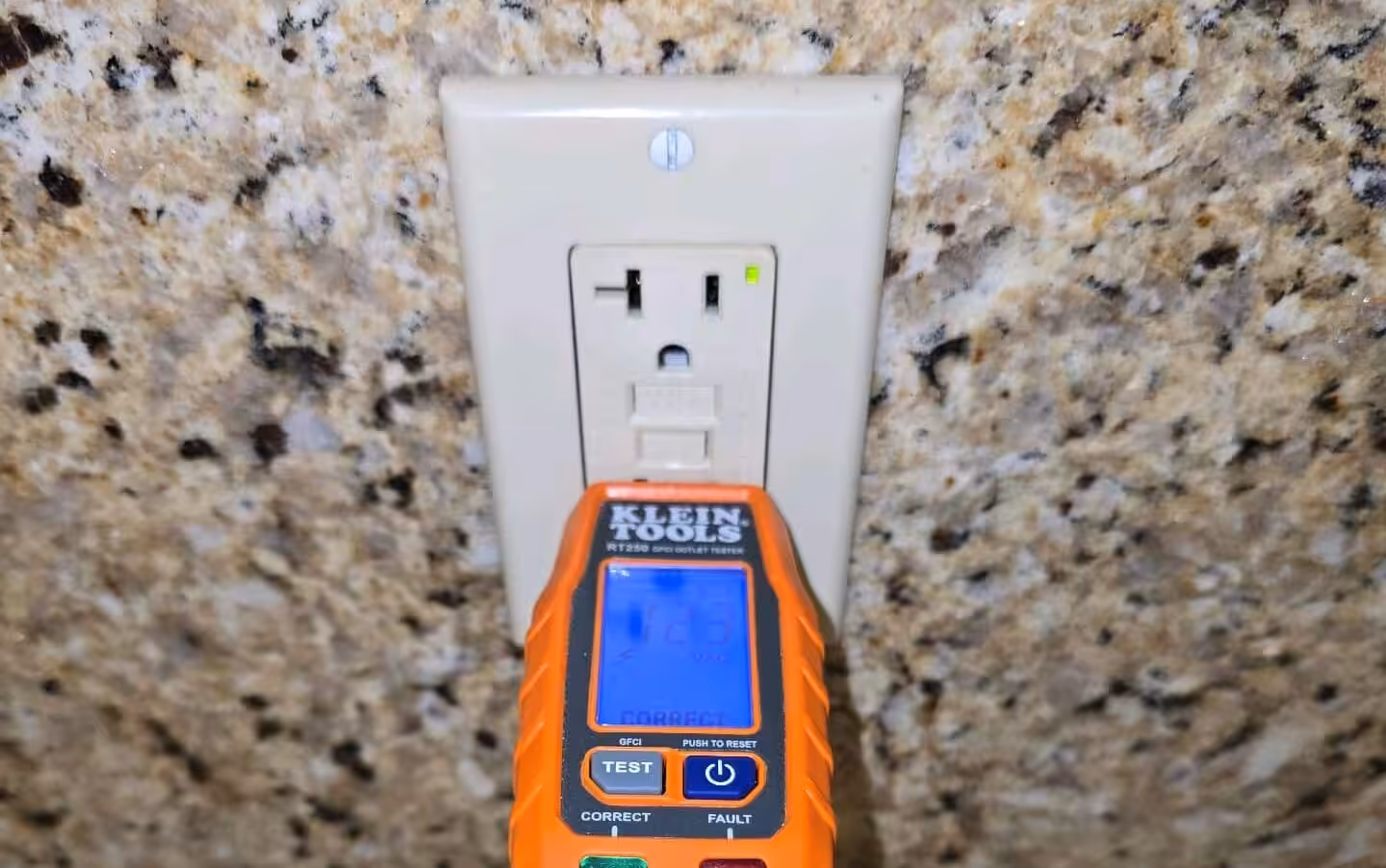 GFCI receptacle