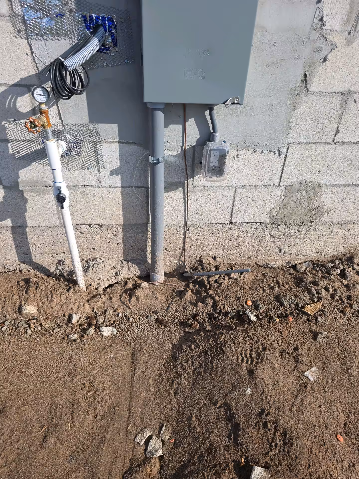 Exterior electrical grounding electrode conductor and ground rod